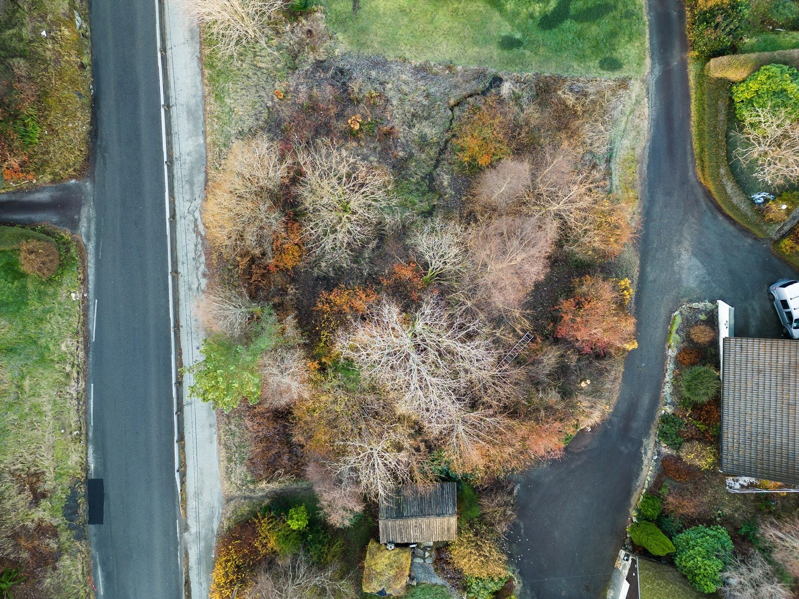 Denne sjeldne muligheten på Storebø bør ikke gå deg hus forbi. Kontakt oss for mer informasjon, og la oss sammen realisere din drøm om et hjem i vakre omgivelser. Galleribilde