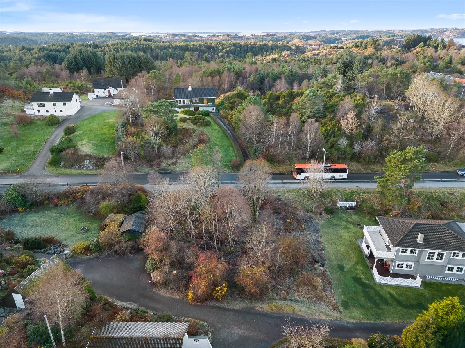 Busholdeplass - Eidsbøen sør, 2 minutter unna. Galleribilde