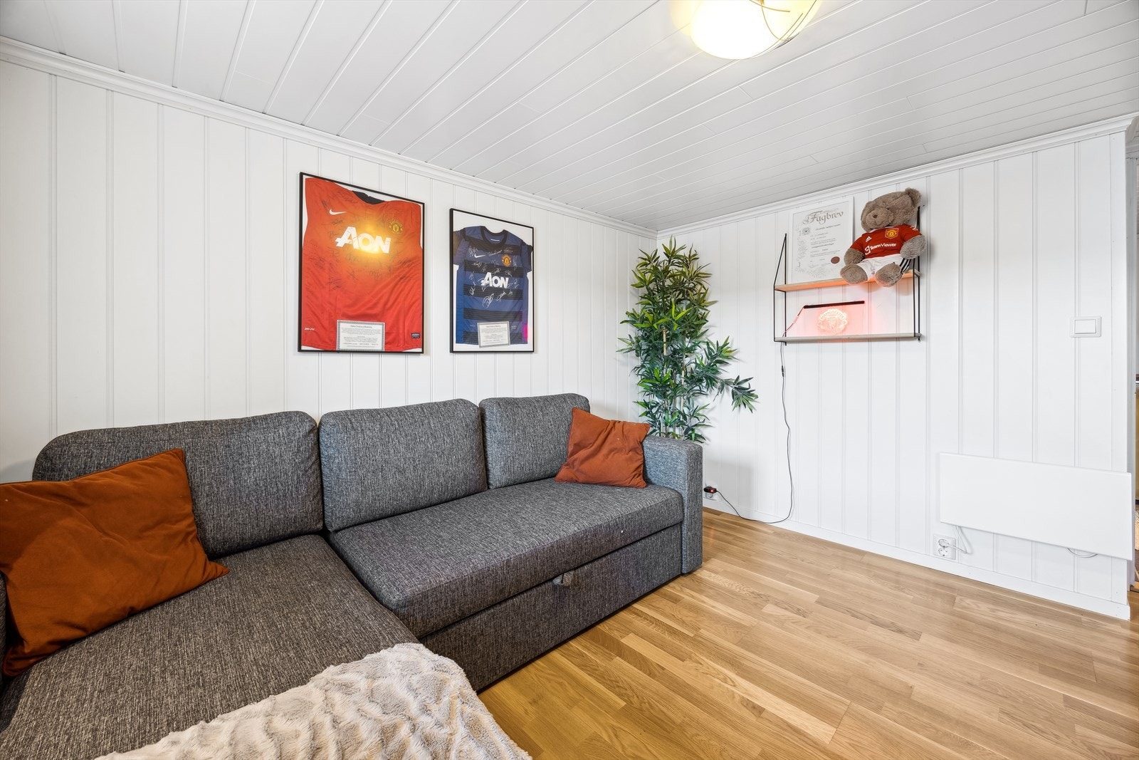 Stue i kjeller. Galleribilde