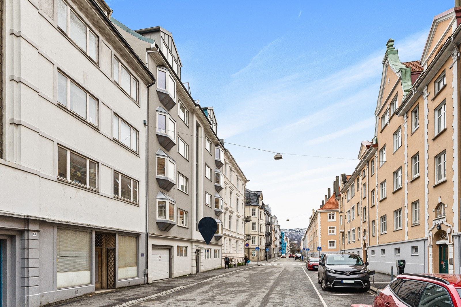 Leiligheten ligger i byggets 1. etasje. Galleribilde