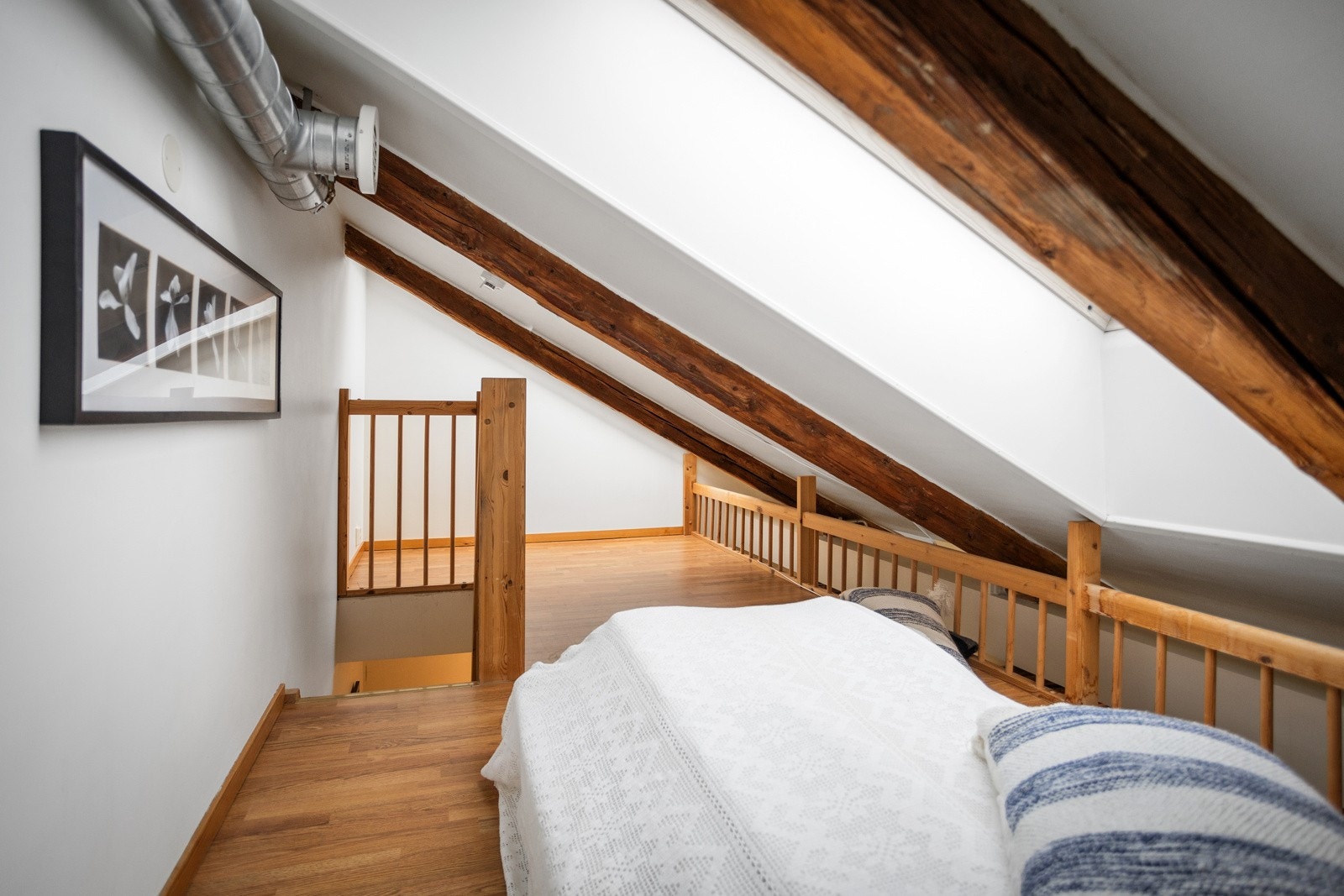 Åpent ned til stuen Galleribilde