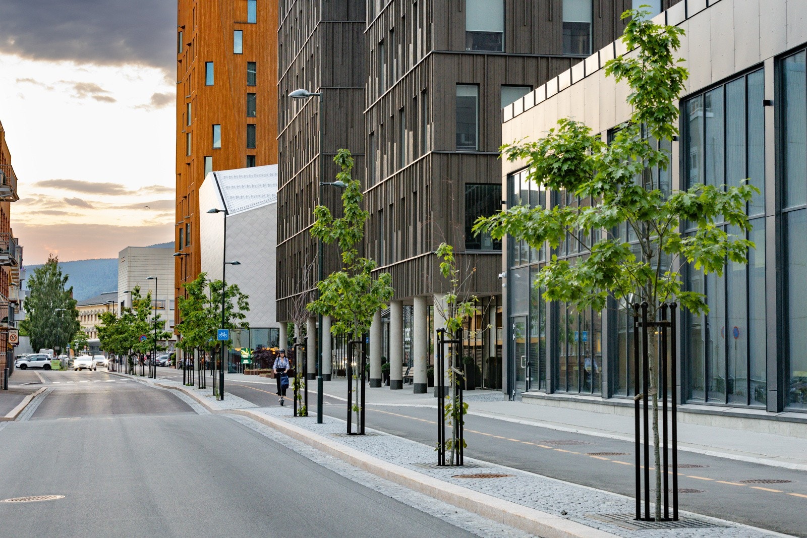 Frem til Drammen jernbanestasjon går det gang- og sykkelvei Galleribilde