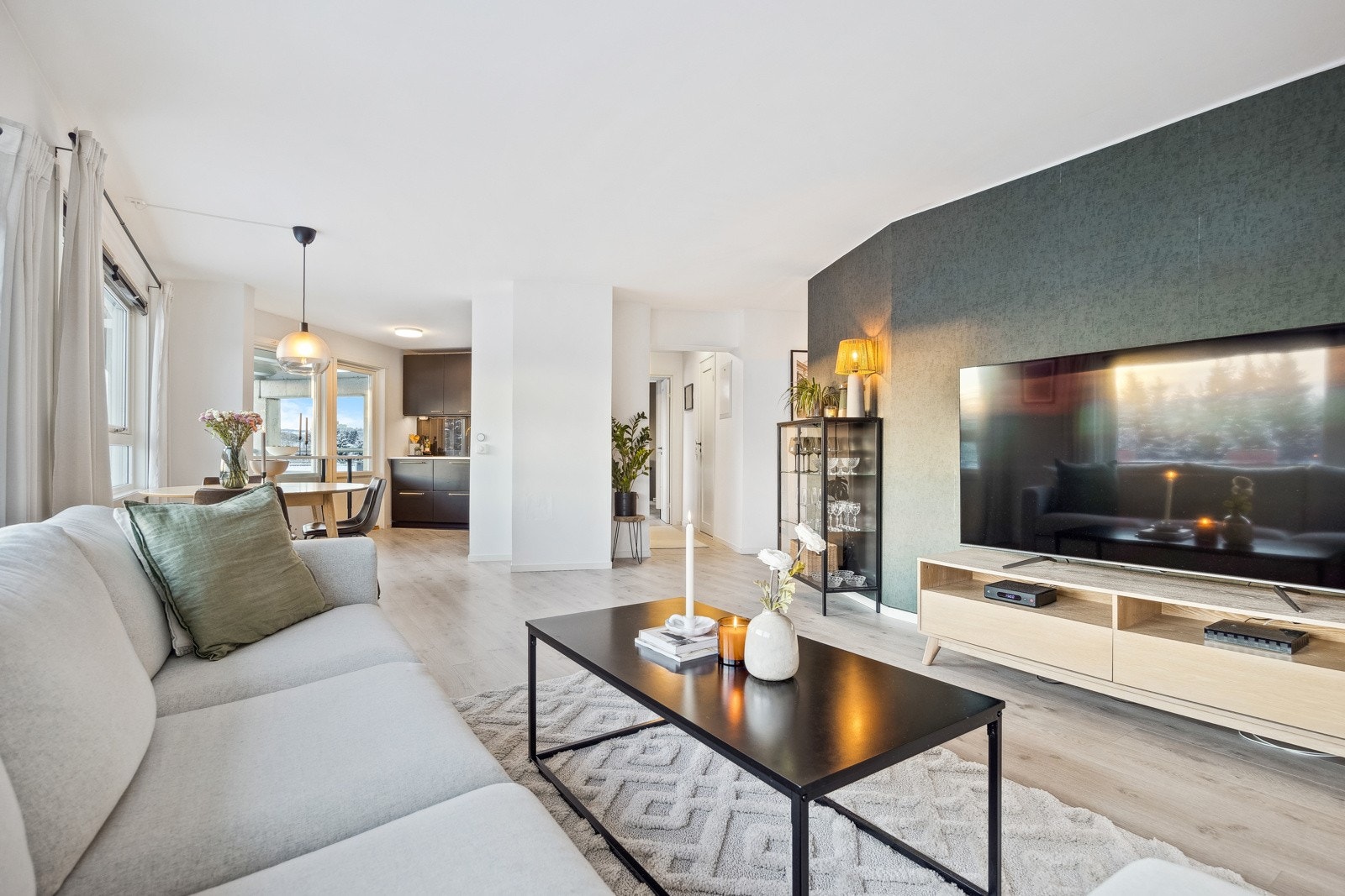 EIE eiendomsmegling ved Yasin Unal har gleden av å presentere Starrmyra 14! Galleribilde