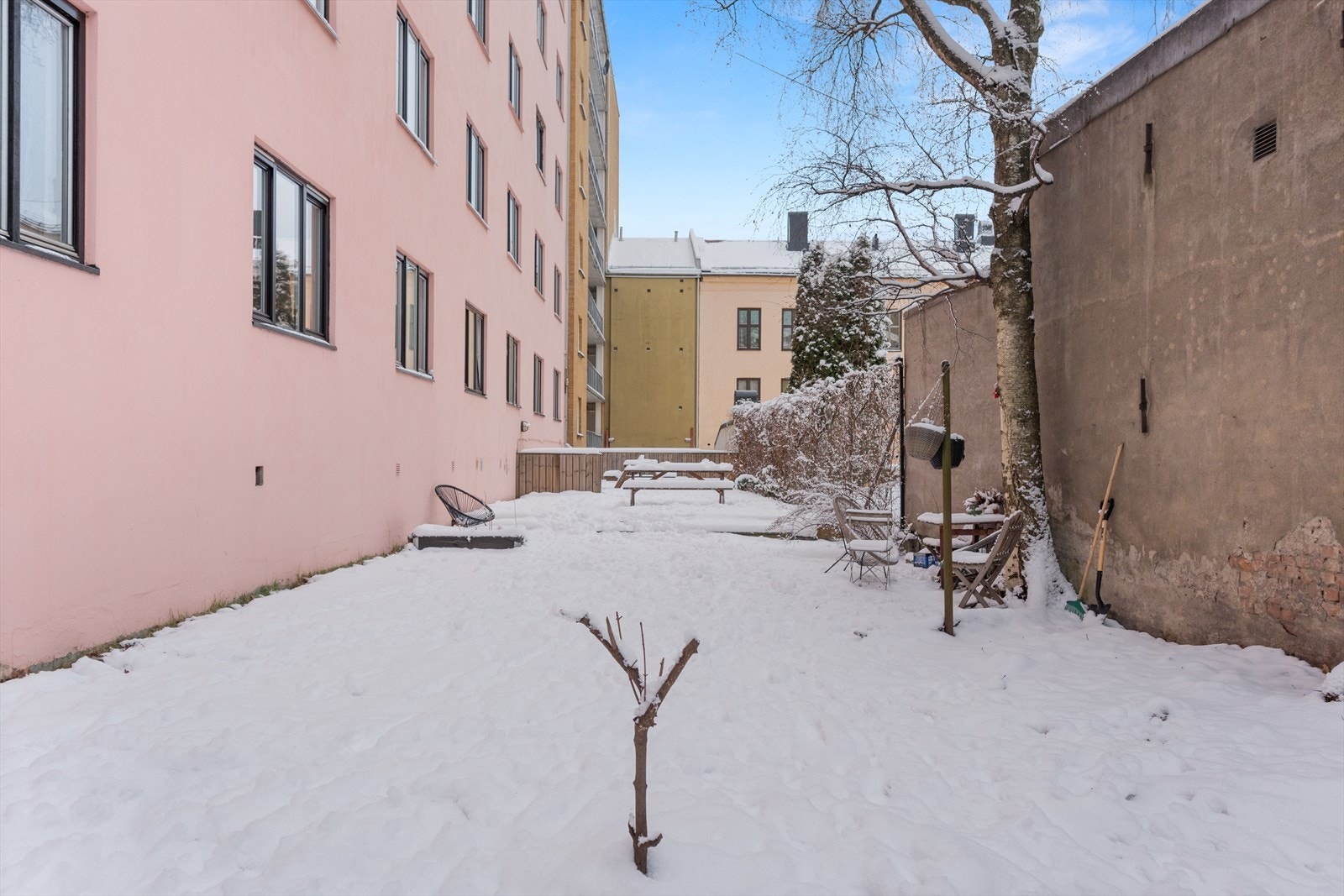 Her kan man nyte varmere dager i rolige og fredelige omgivelser. Galleribilde