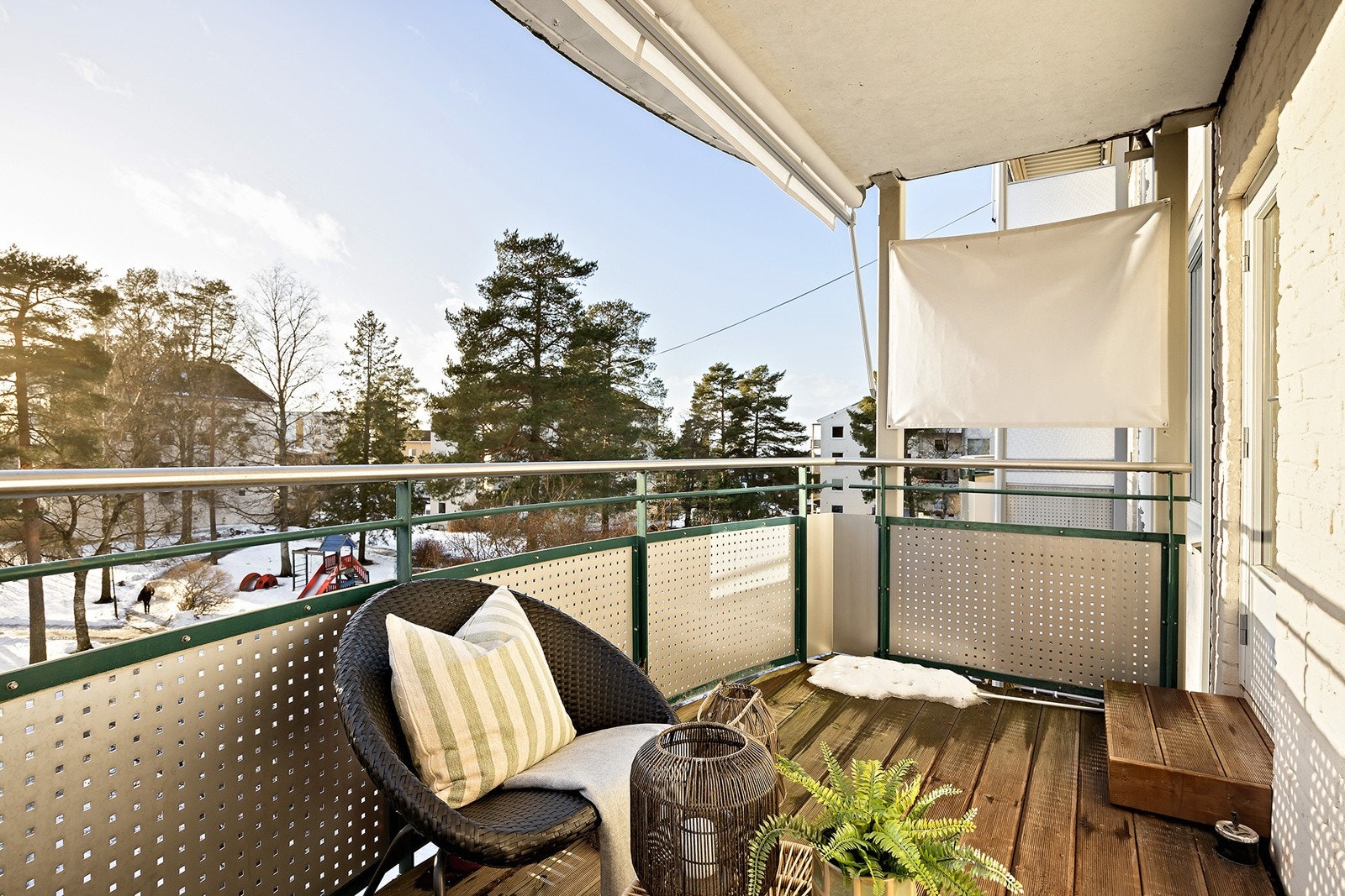 Flott beliggenhet med syd-sydvestvendt balkong med gode solforhold Galleribilde