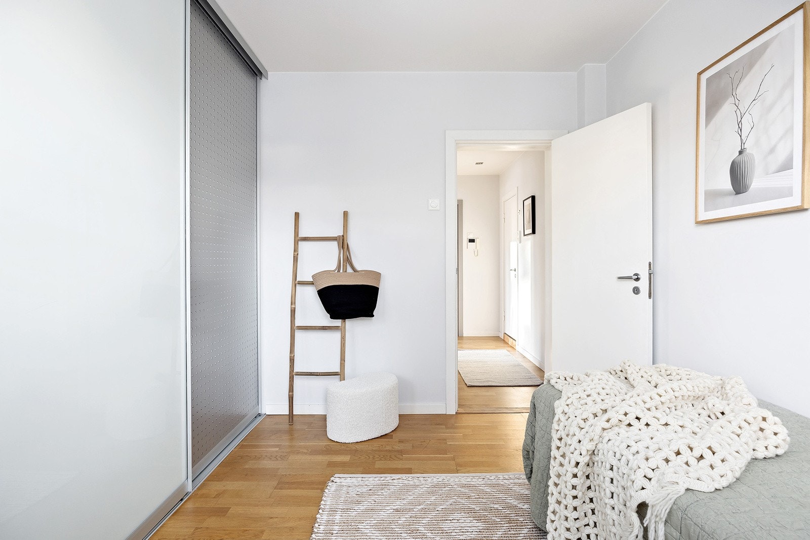 Soverom 2 egner seg ypperlig som barnerom, kontor eller gjesterom Galleribilde