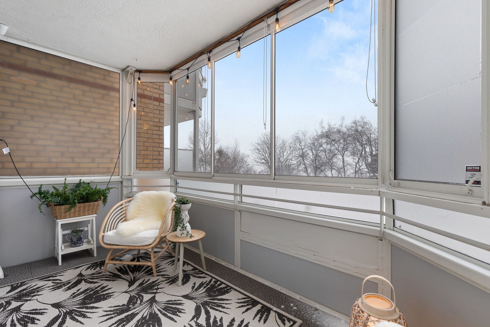 Her bor du med gangavstand til alt du trenger, i et hjem som kombinerer stil og komfort på beste måte. Galleribilde