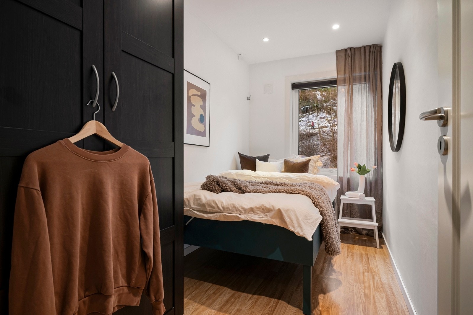 Det andre soverommet er i dag innredet med en uttrekkbar seng, som også fungerer som skrivepult. Galleribilde