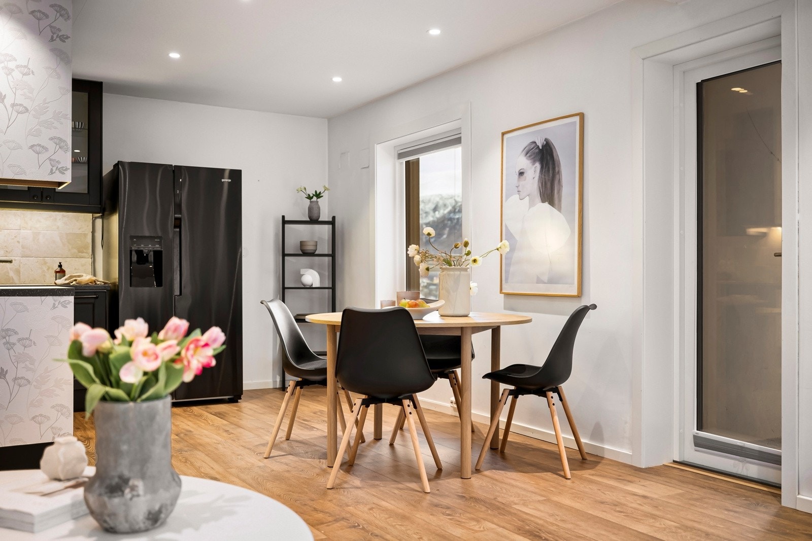 Her kan det blant annet skiltes med nyere bad, fantastiske tur- og rekreasjonsmuligheter og nærhet til sentrumskjernen. Galleribilde