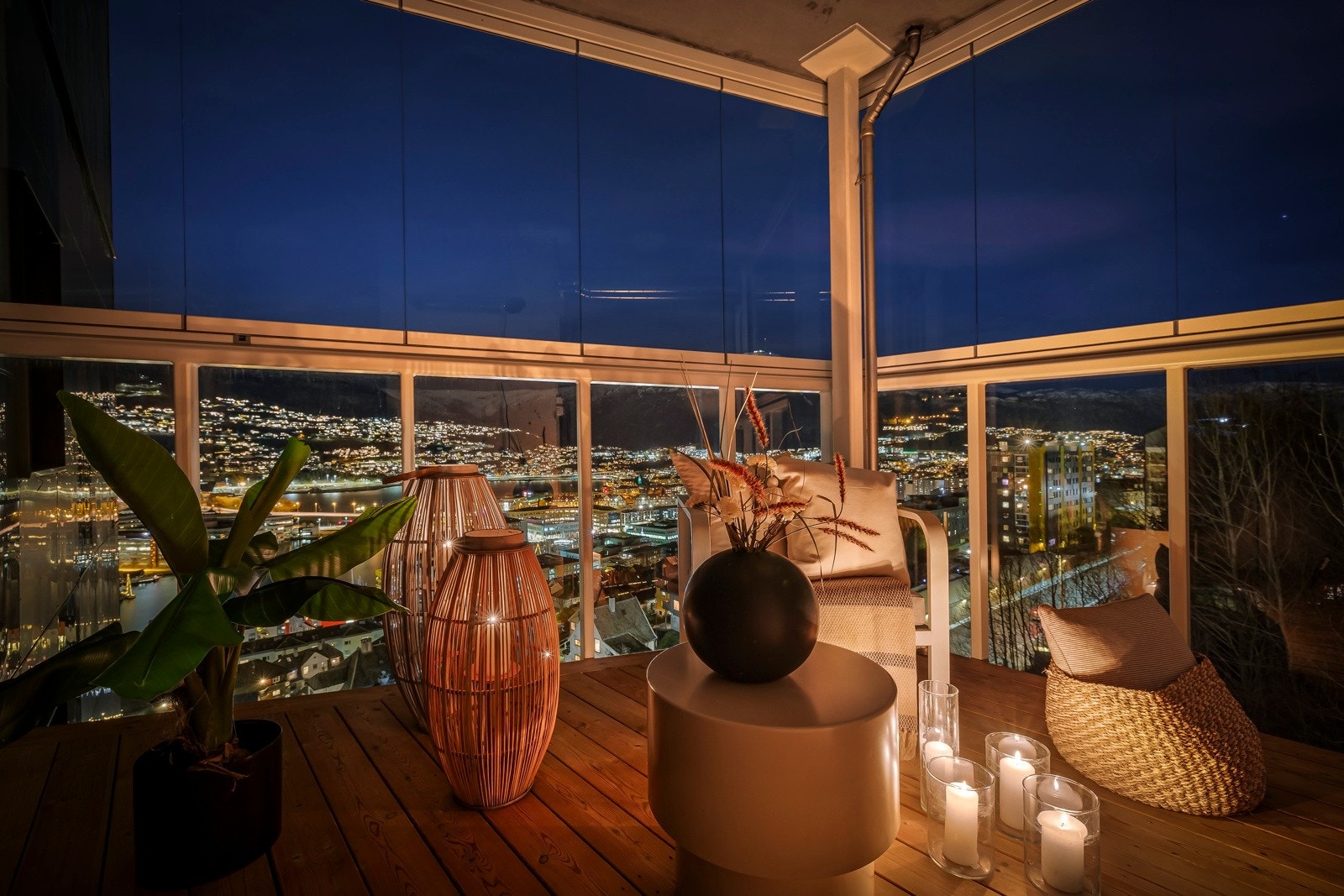 PrivatMegleren v/ Fredrik Hjelmtveit har gleden av å presentere Solheimslien 26. Galleribilde