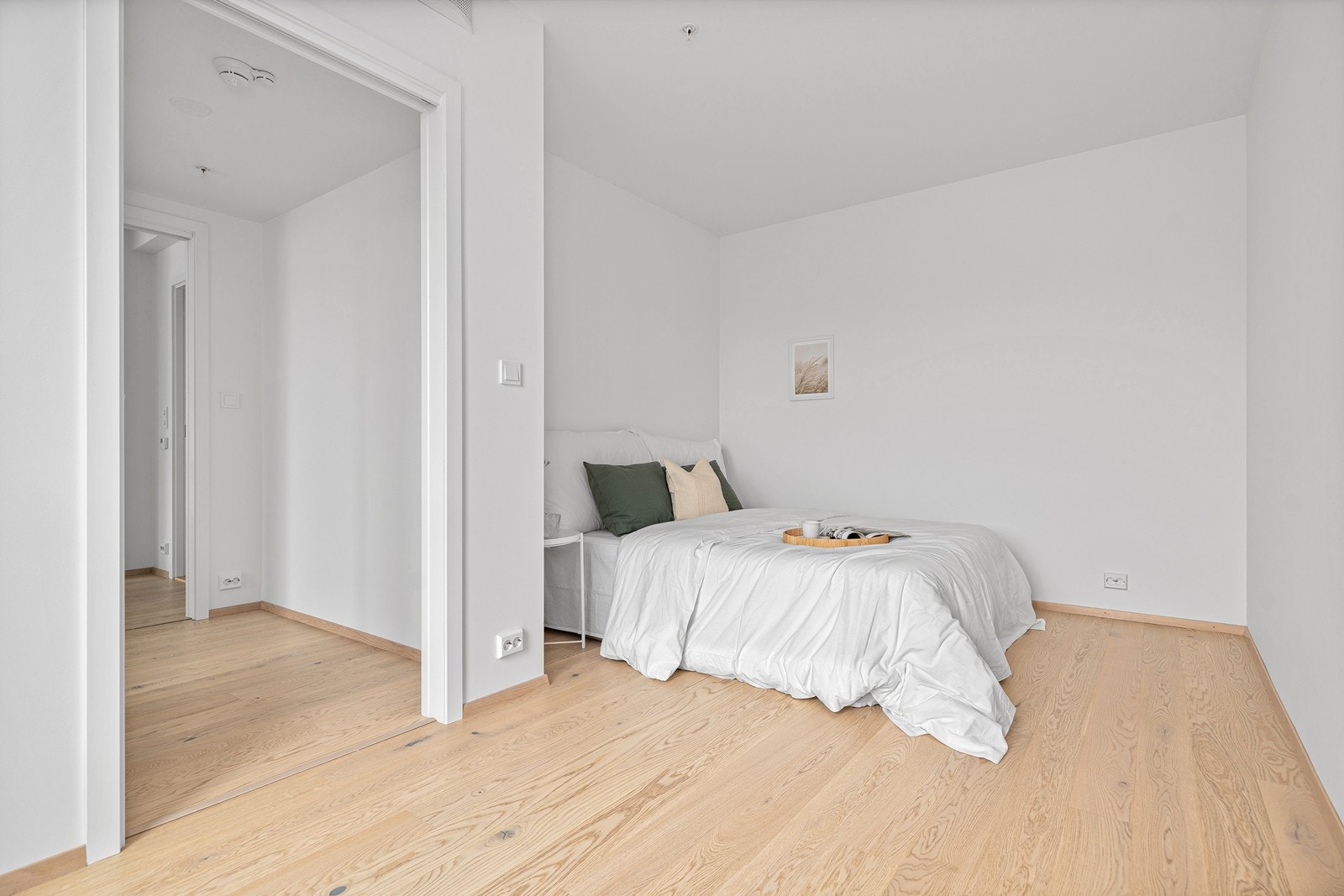 Hovedsoverommet er på hele 12 kvm, og har god plass til dobbeltseng og tilhørende møblement. Galleribilde