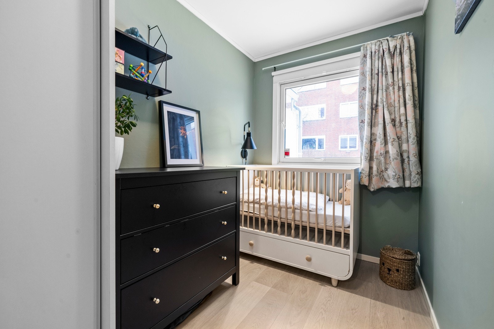 Pent soverom II brukt som kontor/gjesterom/barnerom Galleribilde