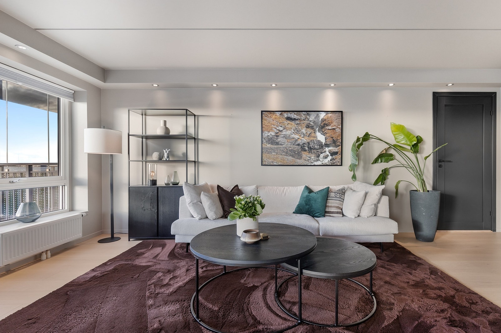 Boligen er malt i nøytrale og tidløse nyanser. Galleribilde