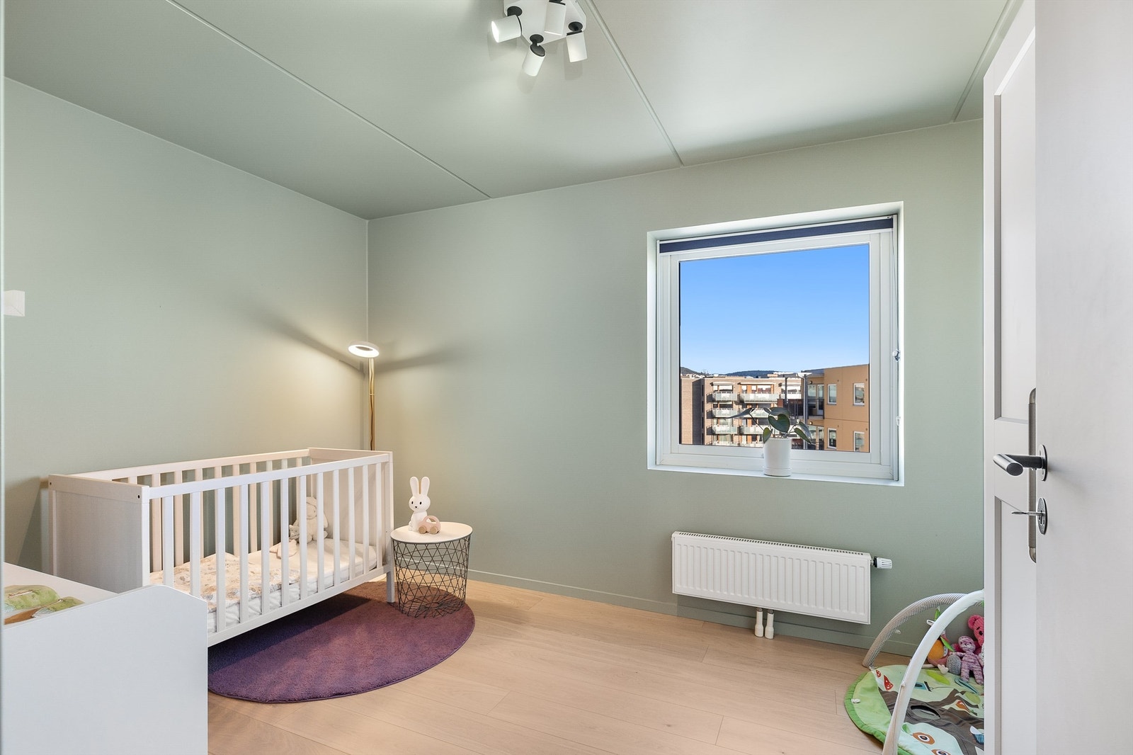 Boligens tredje soverom passer også ypperlig som barnerom, gjesterom eller kontor. Galleribilde