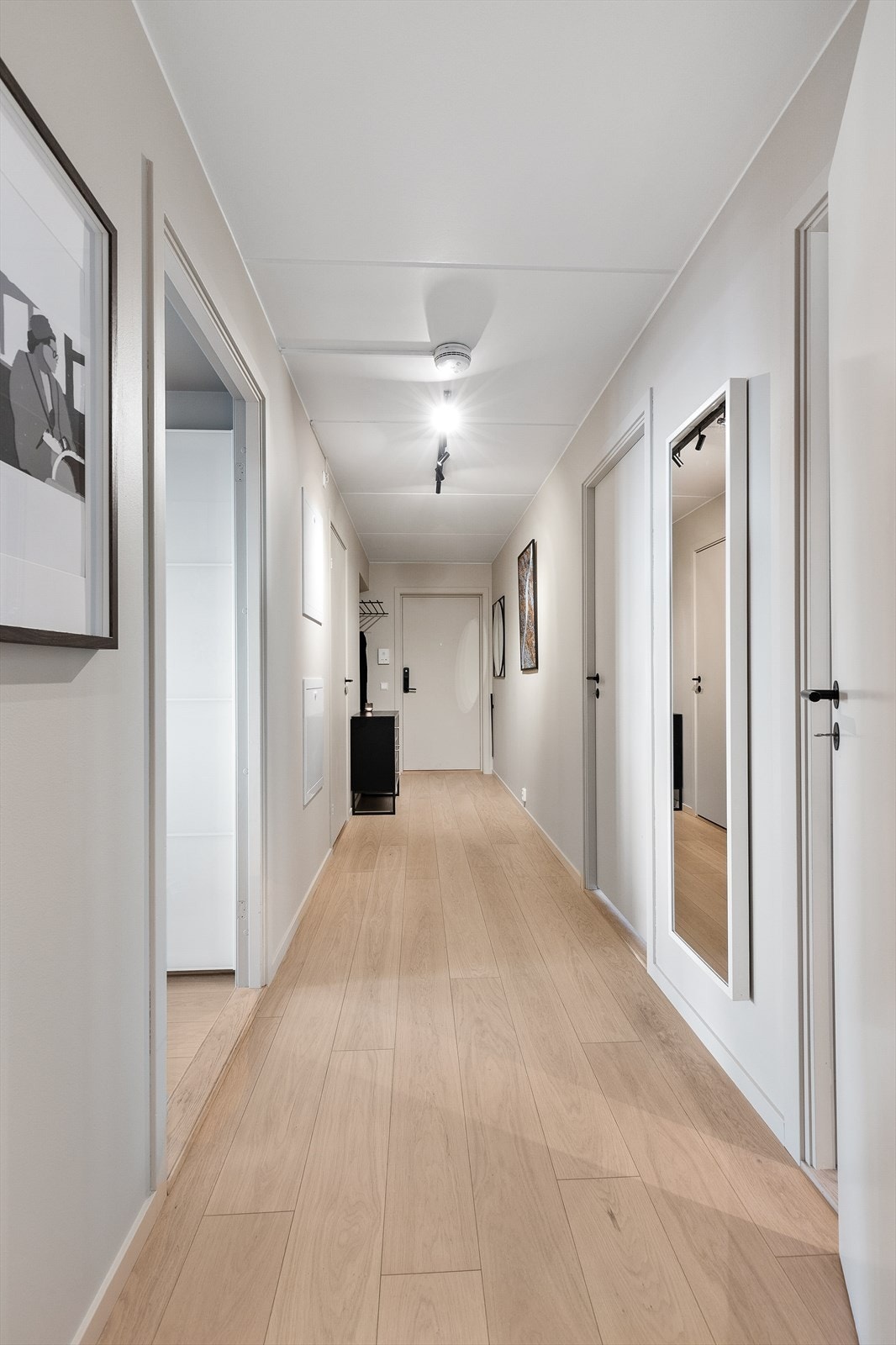 Her er det tilkomst til de fleste av rommene i boligen. Galleribilde