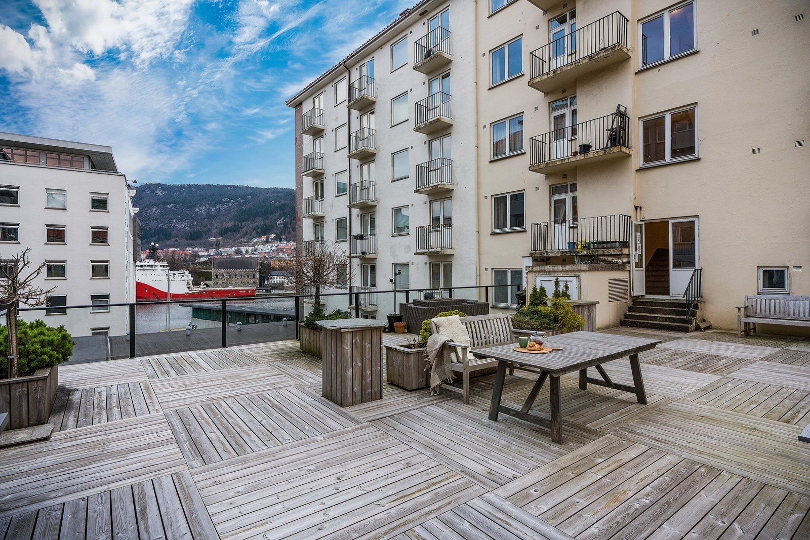 - Stor og flott takterrasse - Galleribilde