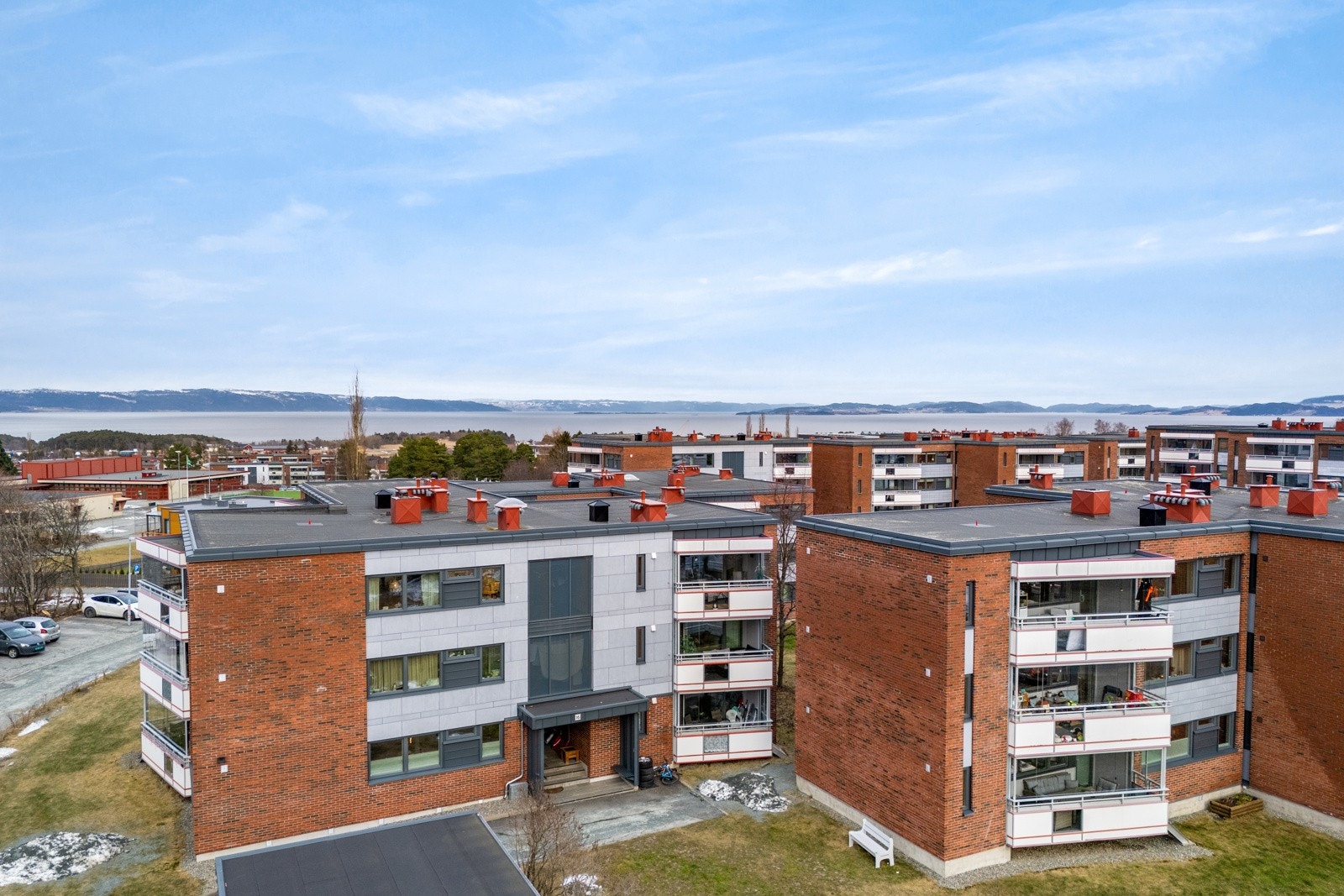 Borettslaget ble i perioden 2016-2021 omfattende rehabilitert med bl.a. nye vinduer, etterisolering, skifte av fasadeplater, drenering og nye sykkelboder. Galleribilde