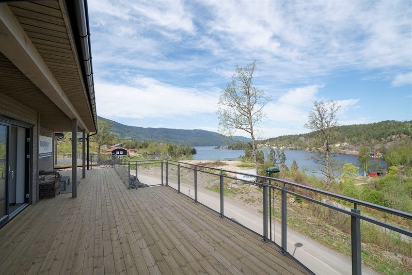 Bilde fra tilsvarende bolig som er oppført på nabotomten. Utsikt vil variere. Galleribilde