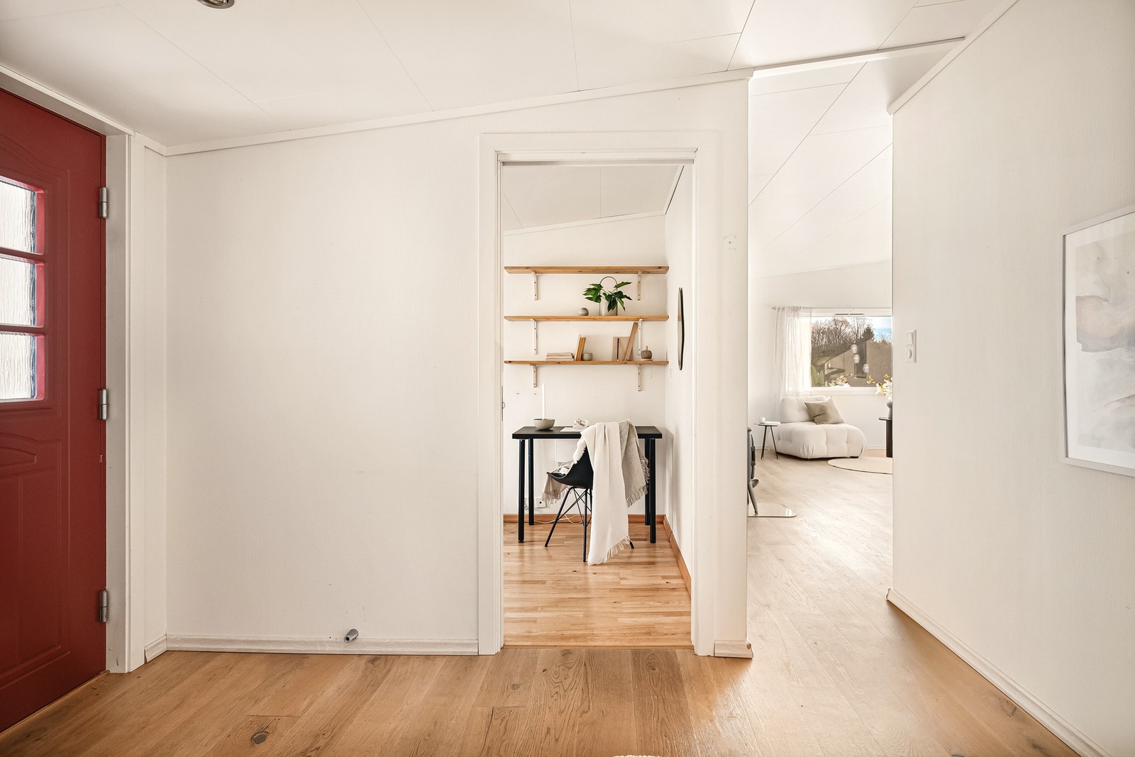 Lyst og pent inngangsparti Galleribilde