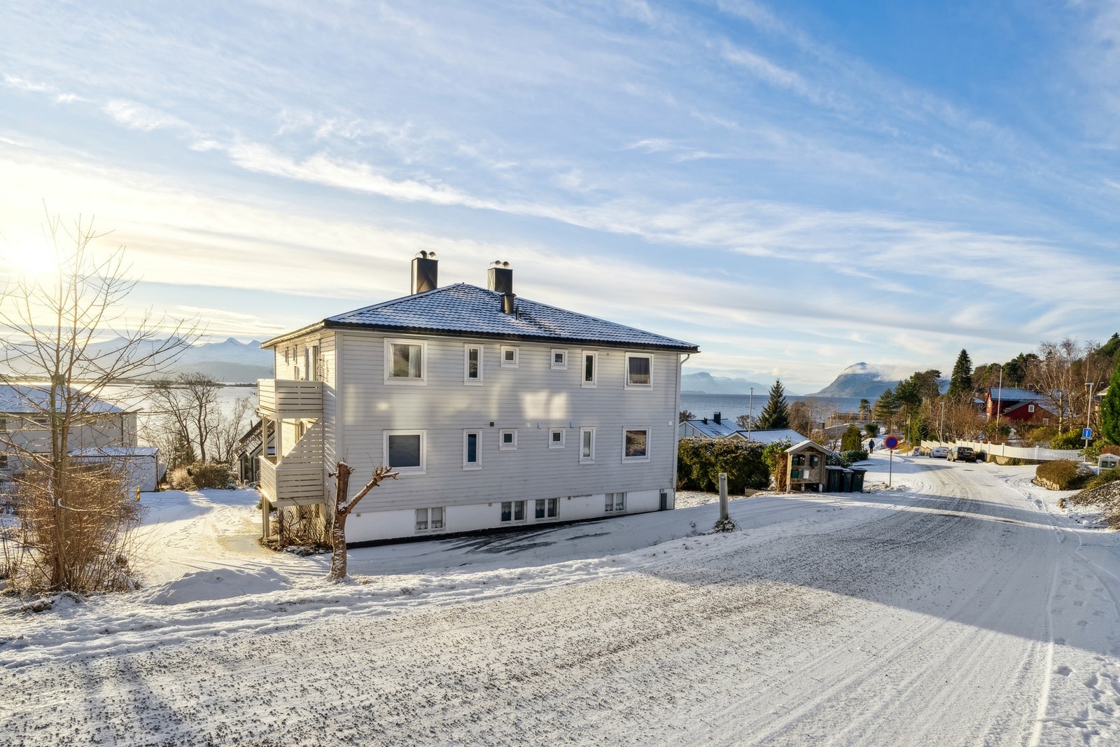 Populært og etablert område rett vest for Molde sentrum. Galleribilde