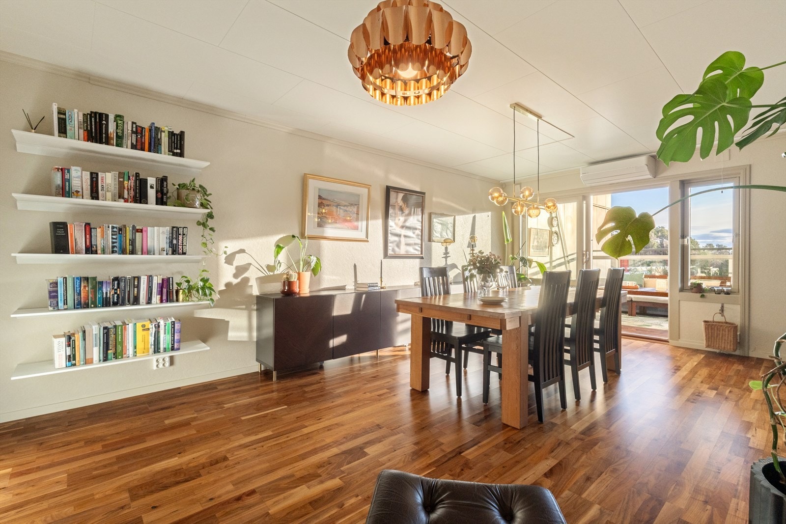 Eiendomsmegler Vest ved Håvard Lundgren presenterer Løvåsveien 40! Galleribilde