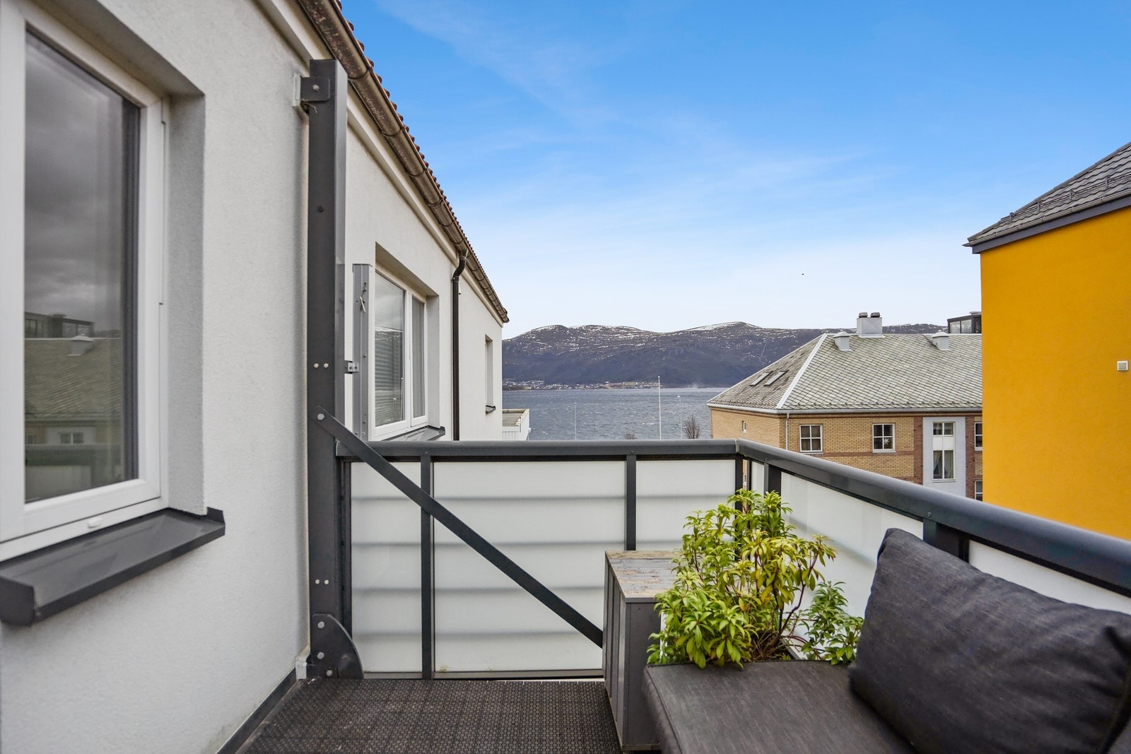 Utsikt fra balkogen. Galleribilde