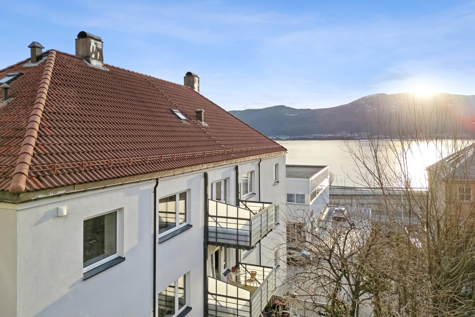 Fasade/balkong. Galleribilde