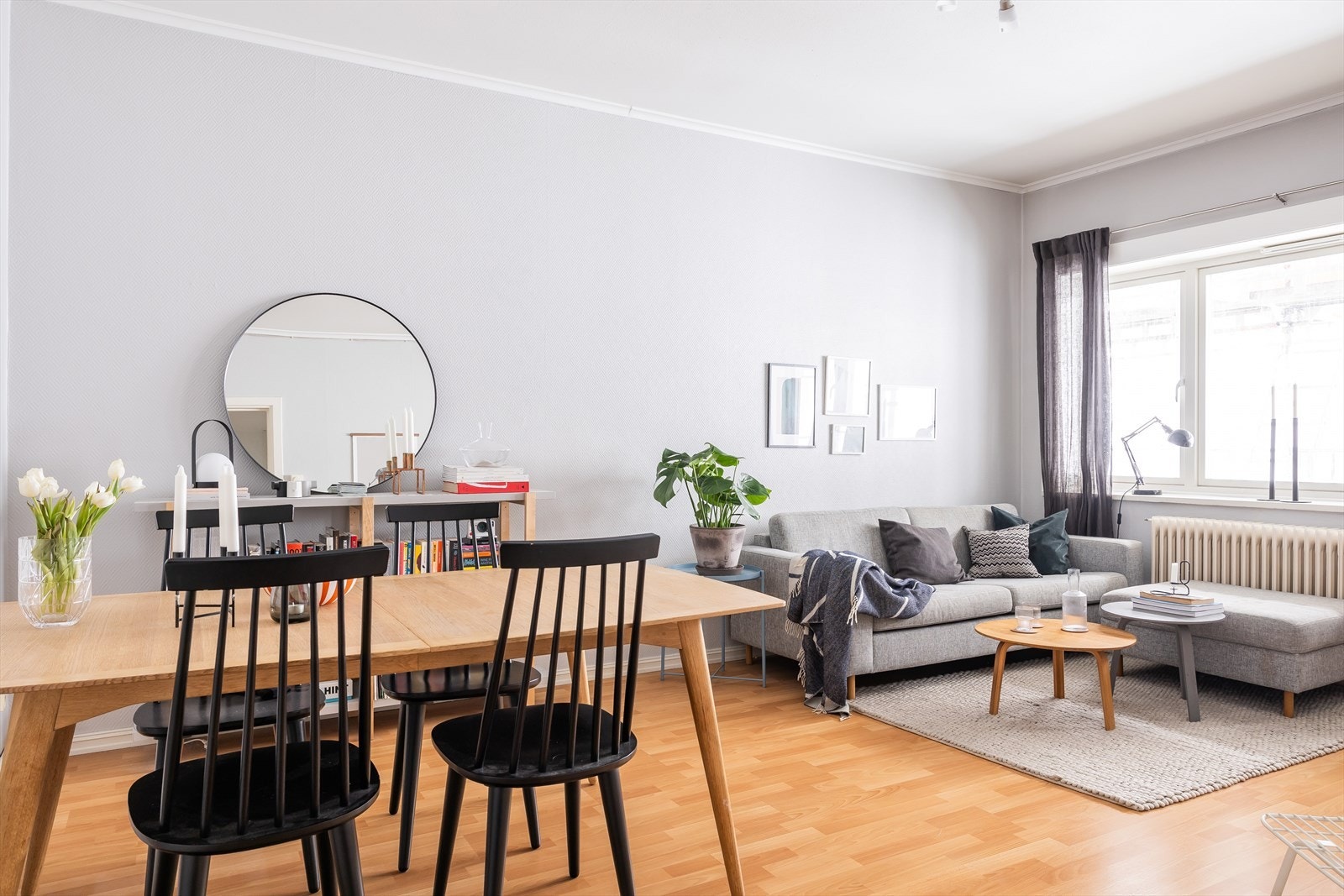 Sisilie Berg v/Nordvik Frogner har gleden av å presentere Monrads gate 21B. En lys og pen 2-roms leilighet med en urban beliggenhet, med nærhet til "alt". Galleribilde