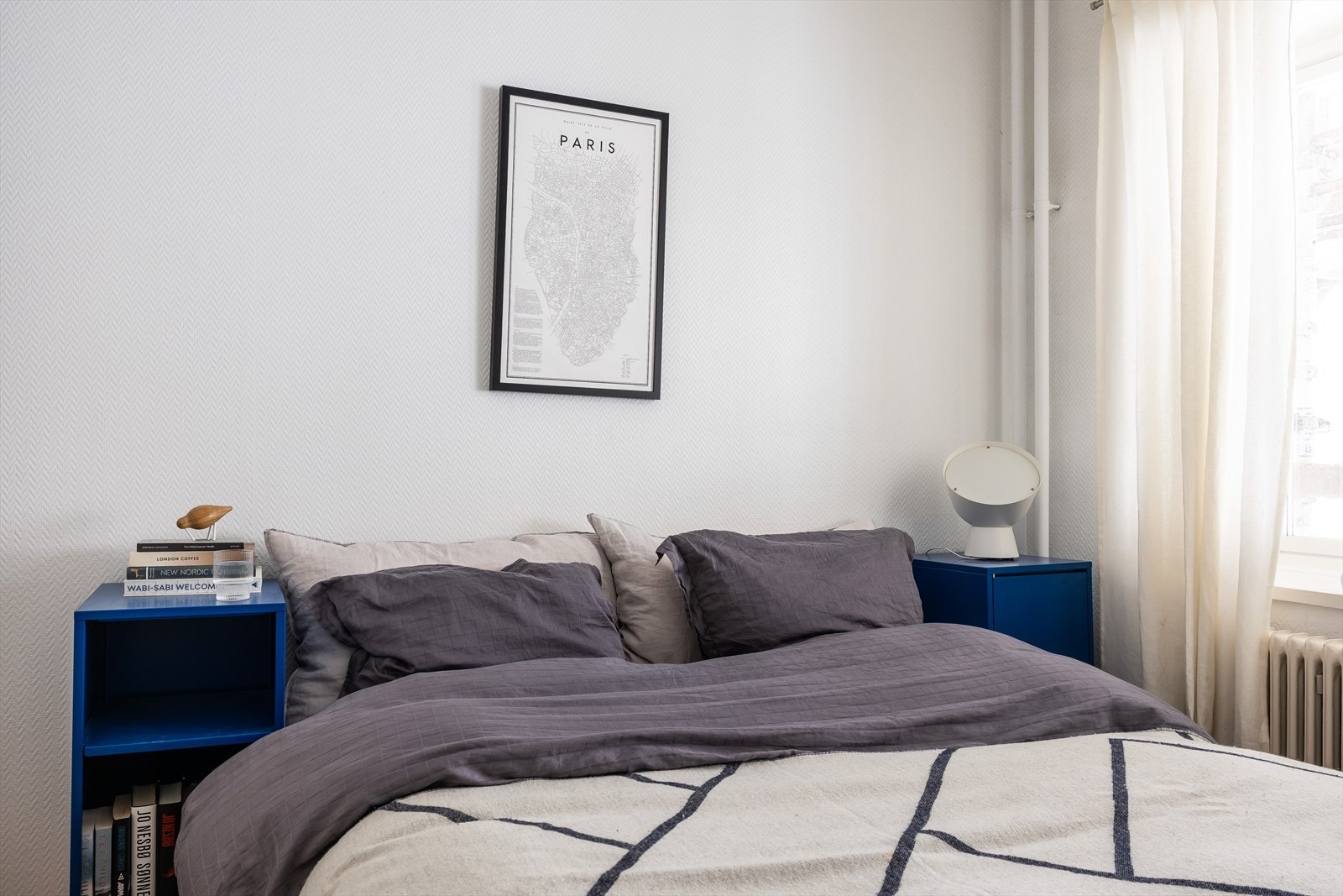 Soverom. Her er det en rolig atmosfære som gjør det til et perfekt sted for hvile og avslapning. Galleribilde