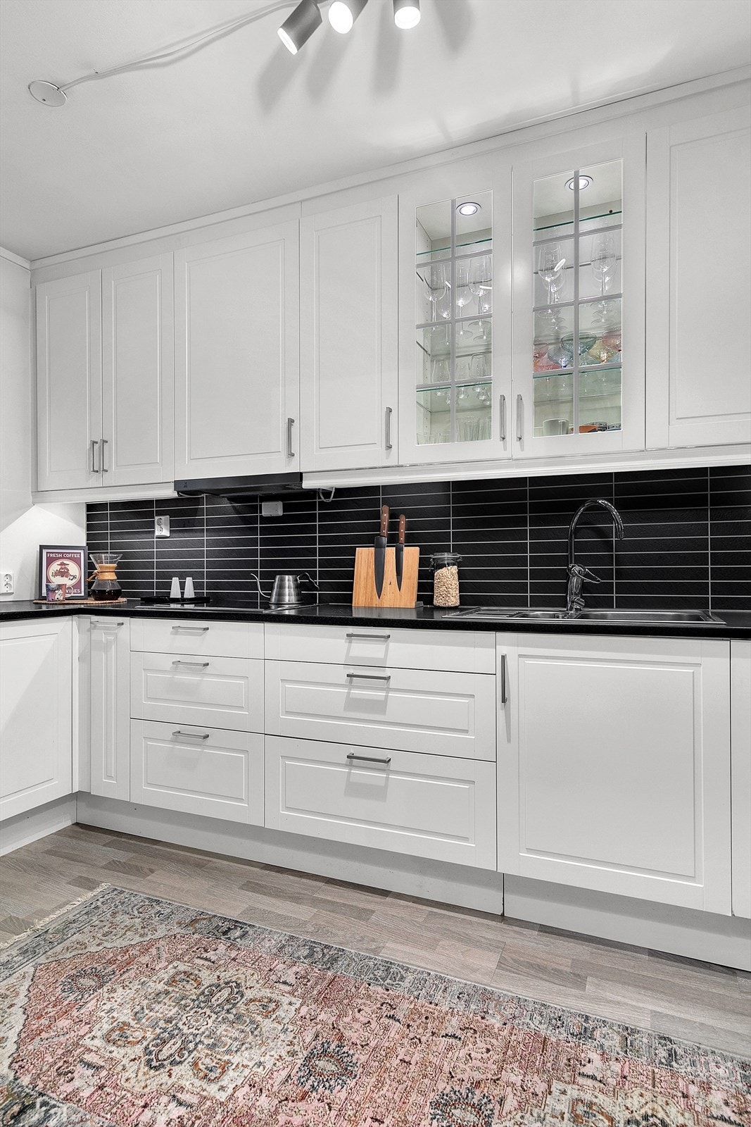 Kjøkken med innredning fra 2014 i et tidløs uttrykk Galleribilde