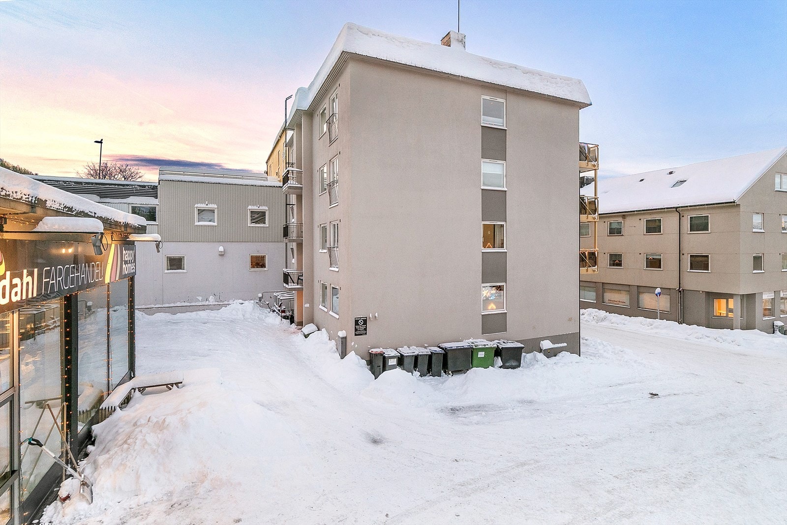 Adkomst til borettslaget i bakgården Galleribilde