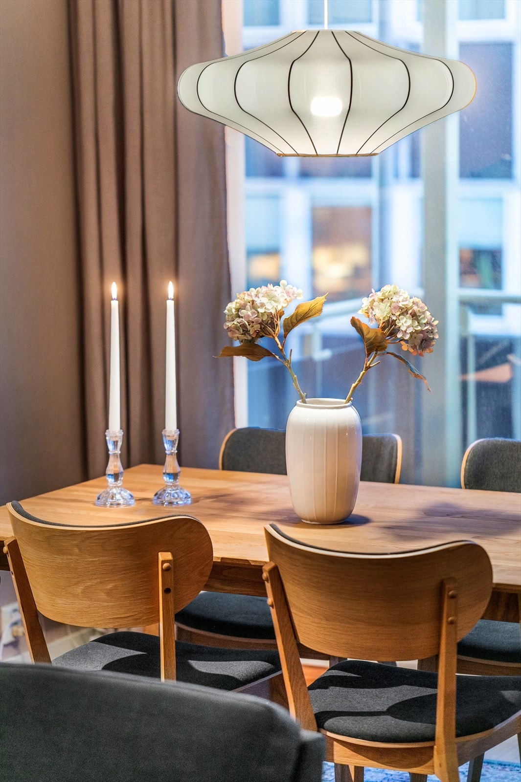 Her er det også plass til å møblere med spisegruppe Galleribilde