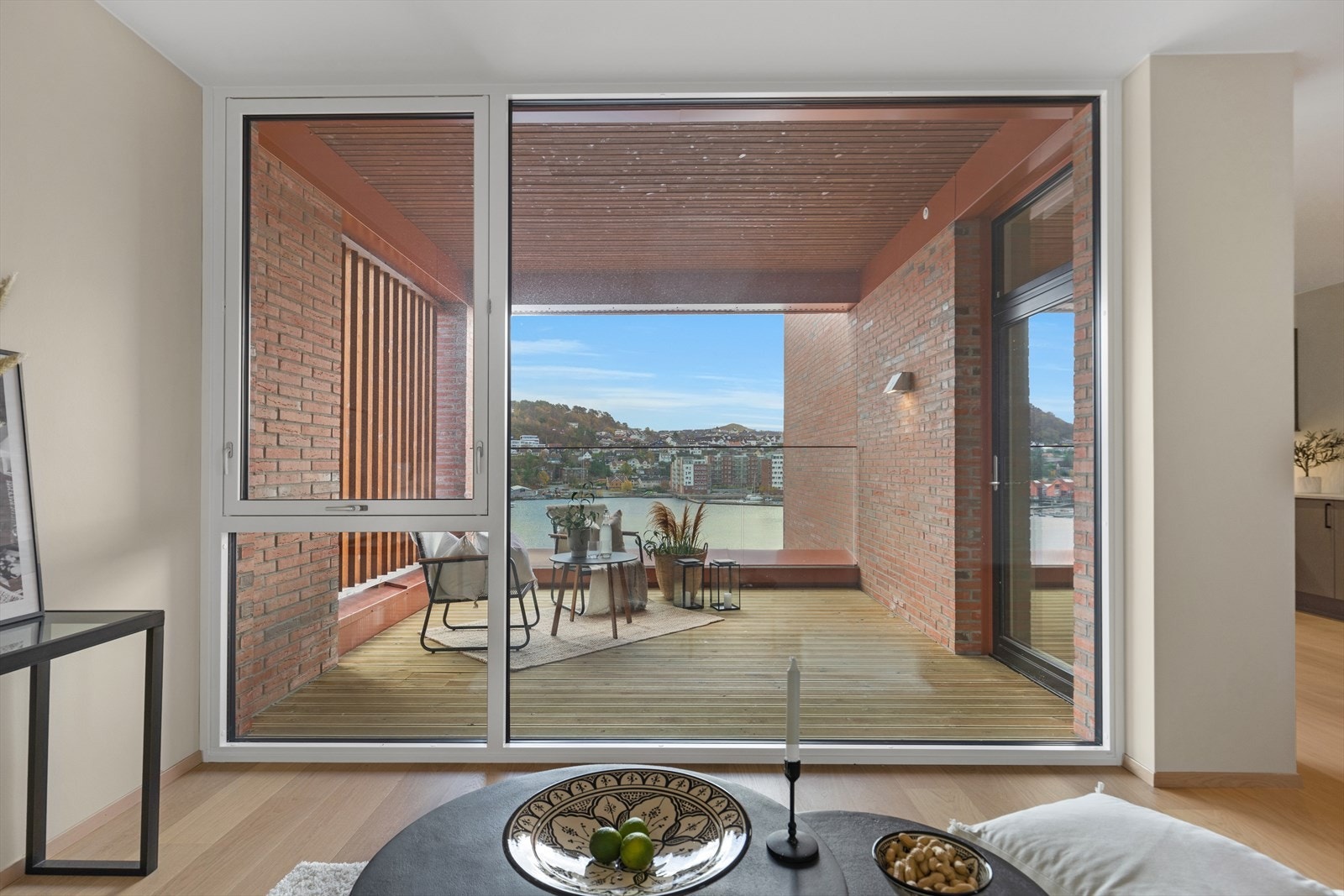 Utsikt fra sofakroken Galleribilde