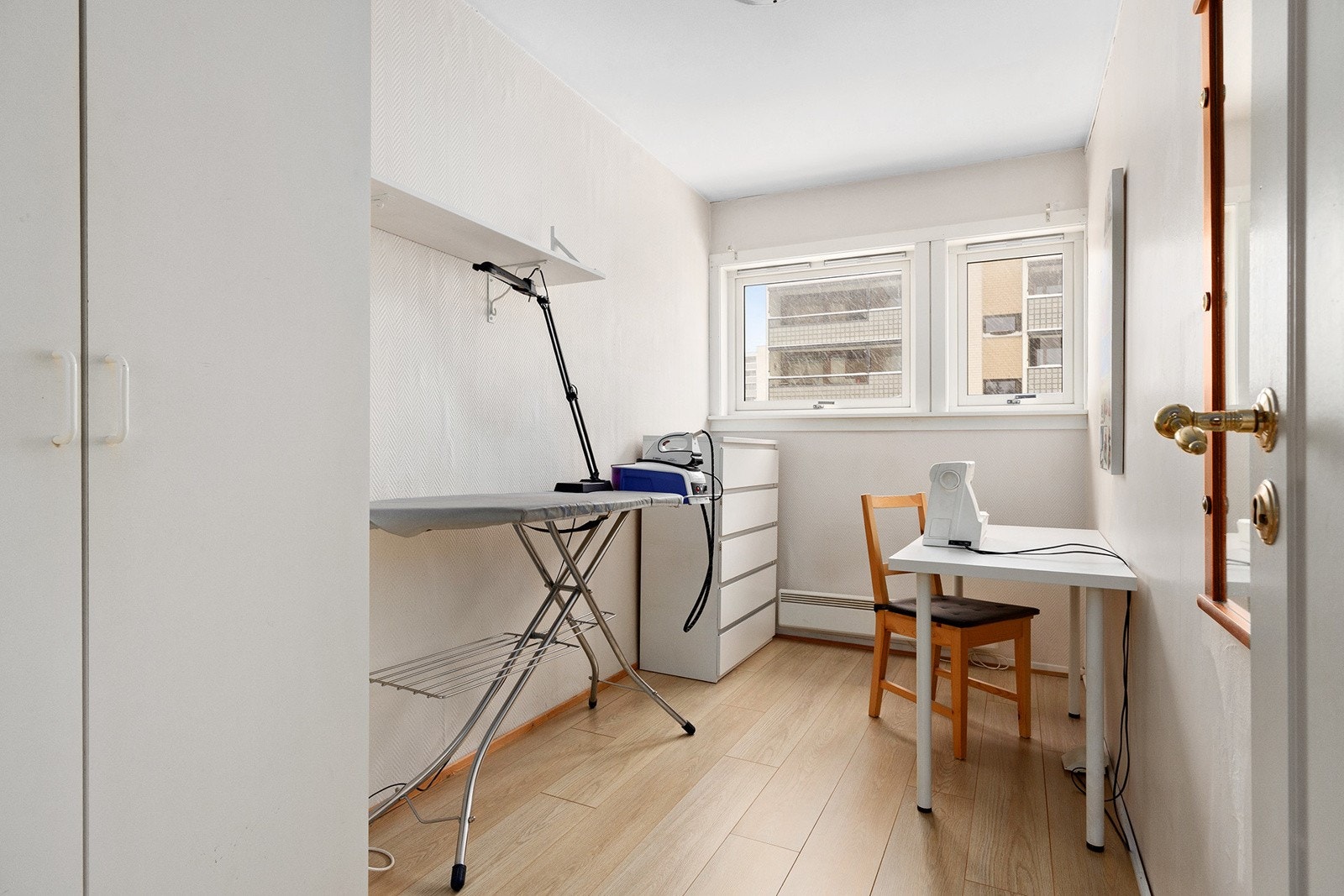 Fint soverom som passer utmerket som barnerom/gjesterom. Nytt gulv i 2025. Galleribilde