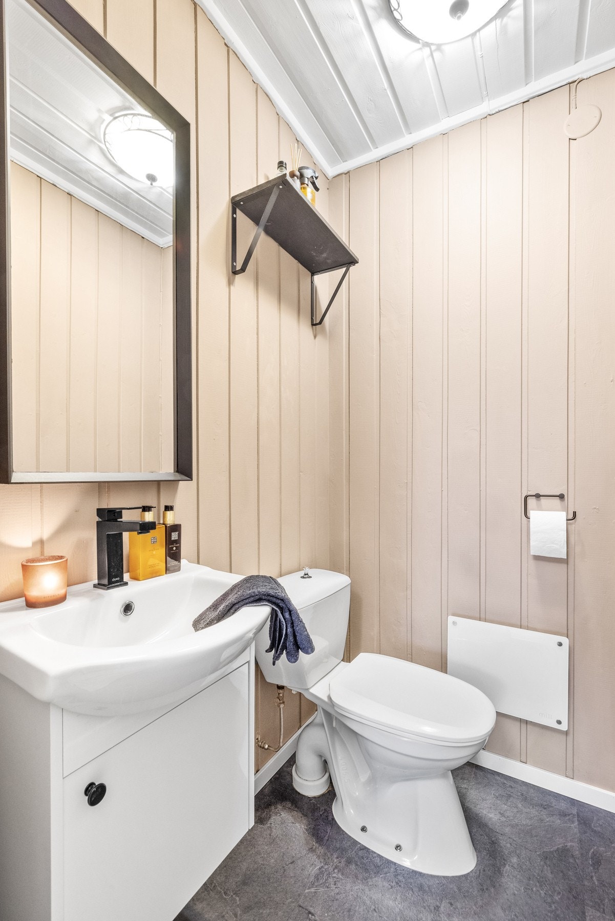 Toalettrom med ny innredning Galleribilde