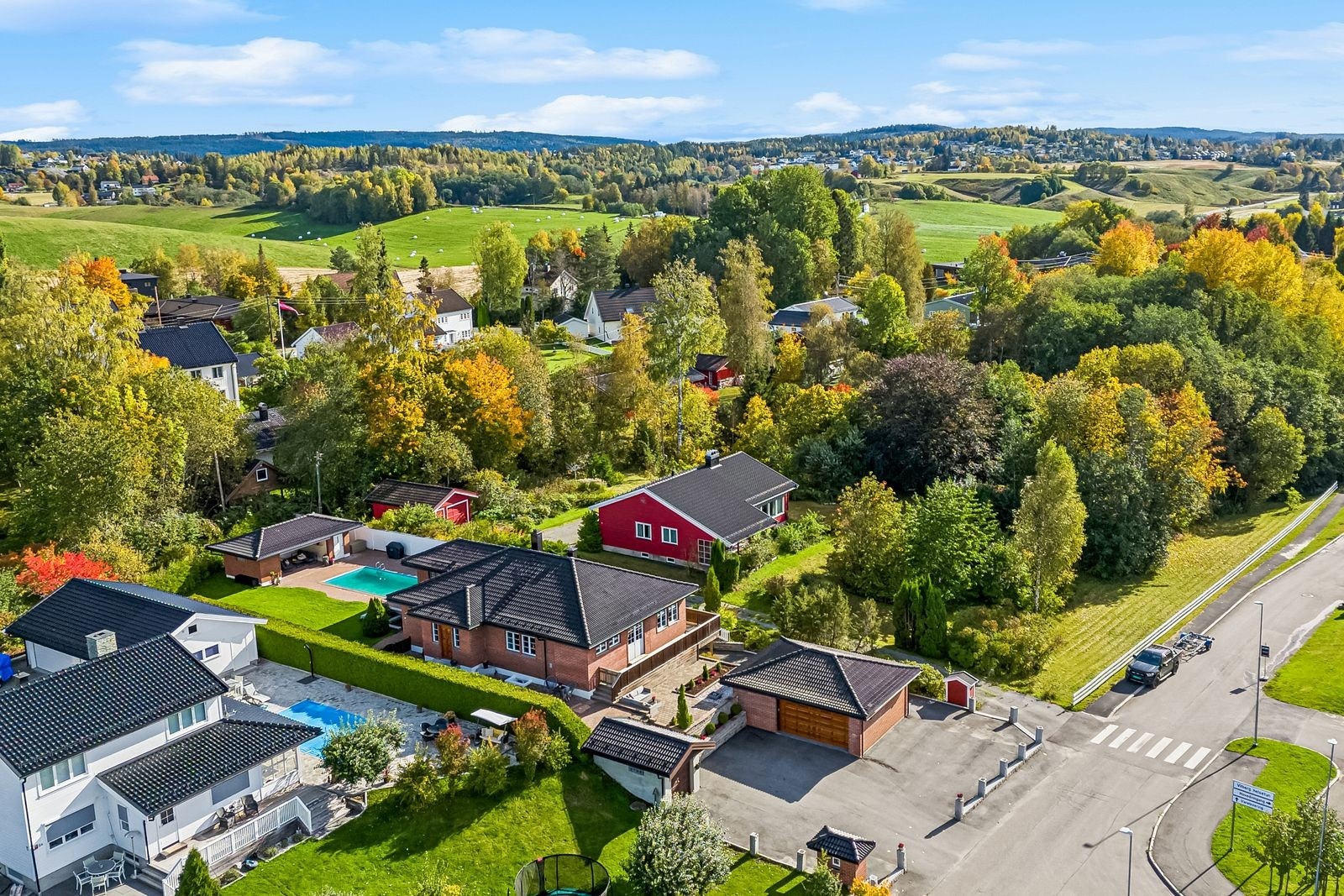 Alt i alt et ypperlig område for deg som ønsker en trygg og rolig tilværelse, uten å måtte gi slipp på urbane fasiliteter. Galleribilde