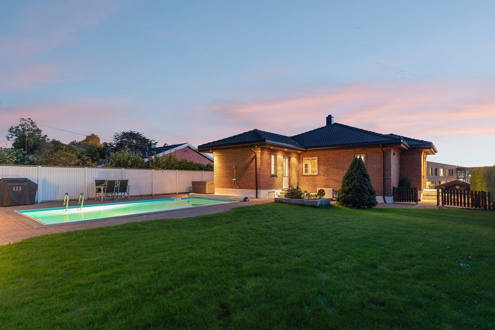 Eiendomsmegler1 Råholt v/Jonas Lundby har gleden av å presentere Helge Neumanns veg 6B! Galleribilde