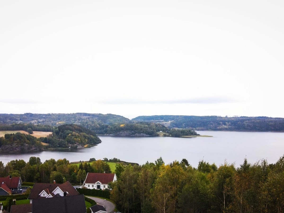 D58332F1-5DD1-447D-A09E-249883EC8D8F Galleribilde