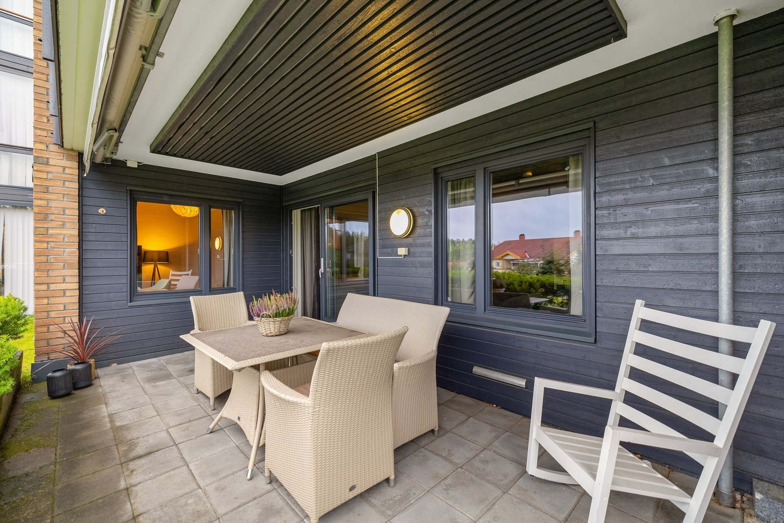Overbygget terrasse med terrassemarkise Galleribilde