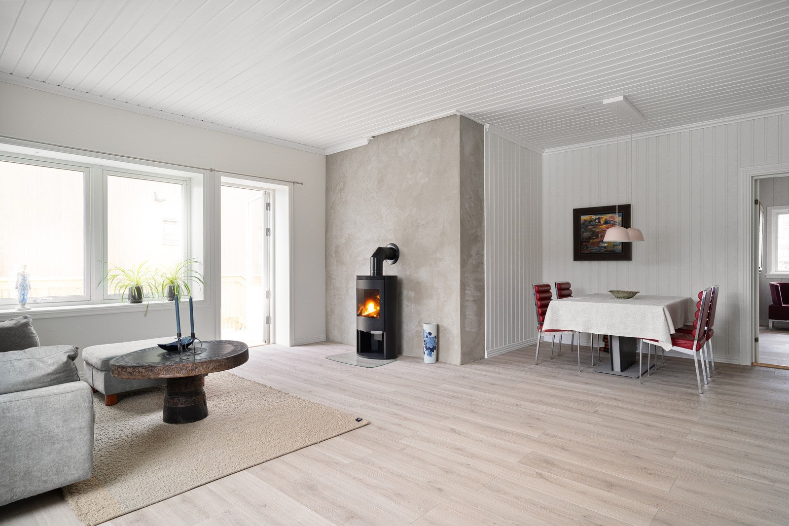 Stuen framstår romslig, men samtidig lun. Galleribilde