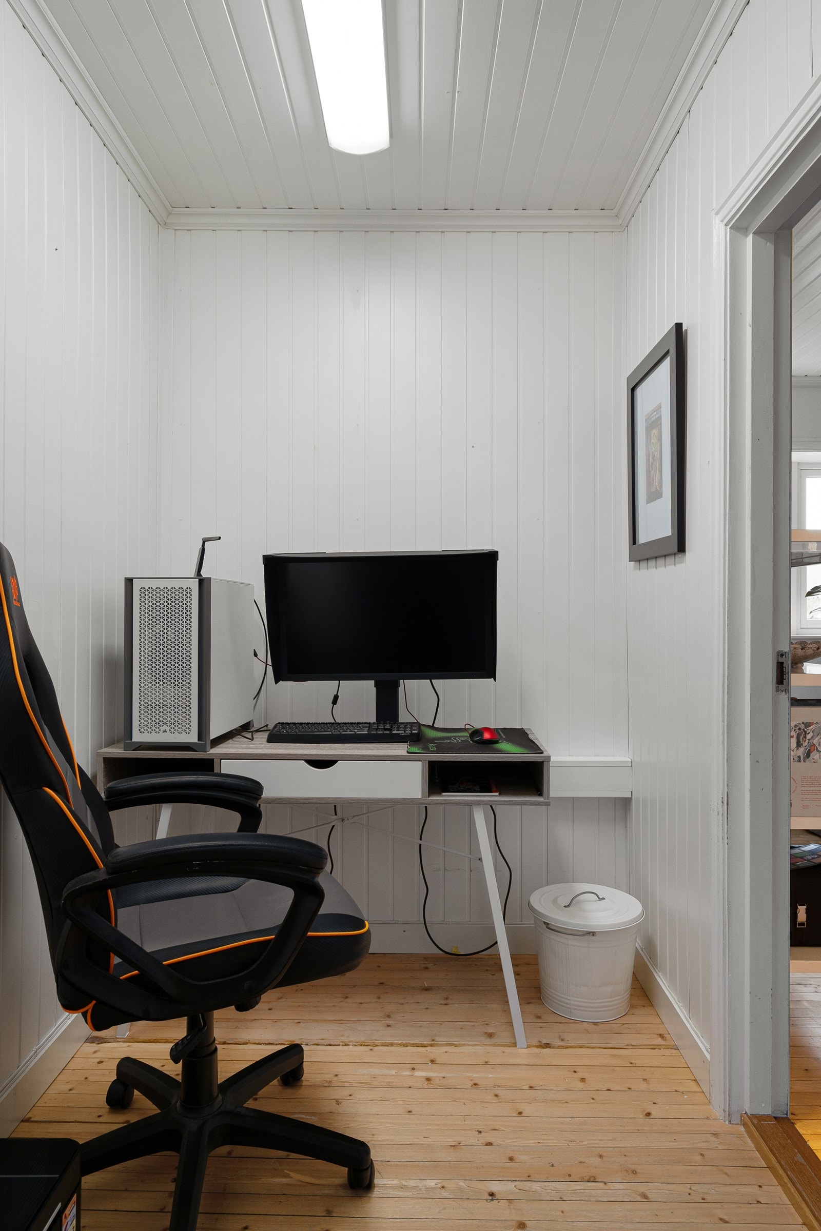 Kontorkrok i tilknytning til gang på loft. Galleribilde