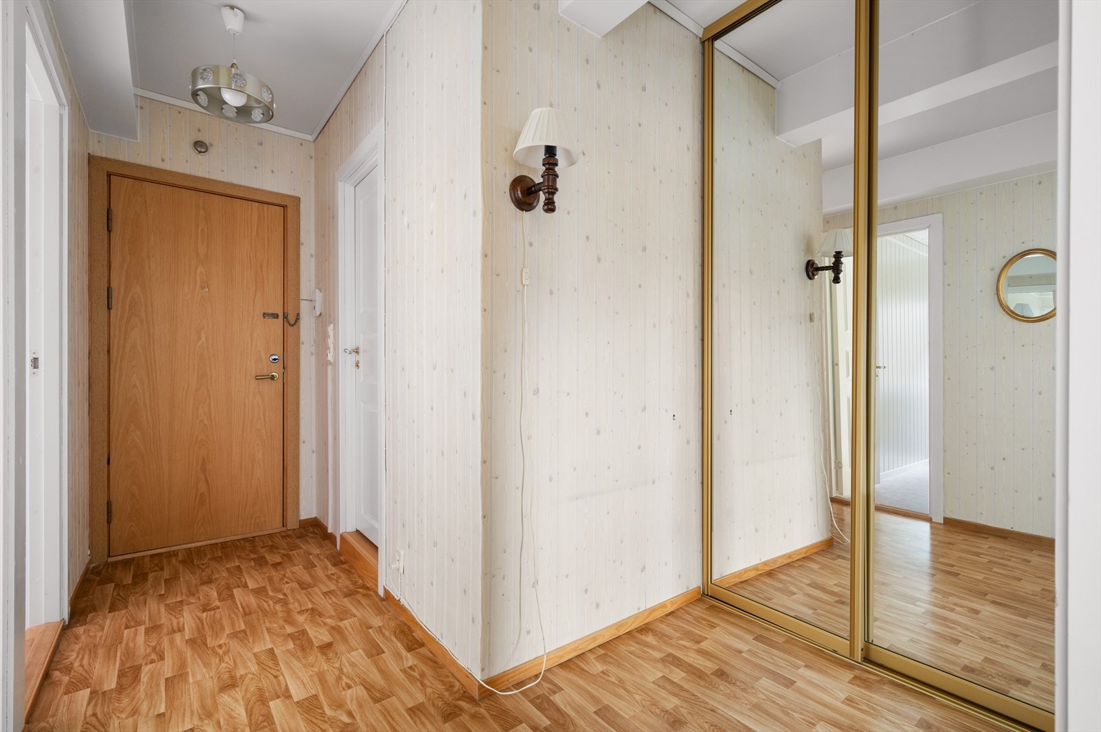 For ytterligere oppbevaring, har boligen to eksterne boder på hhv. 1 kvm og 3 kvm. Galleribilde