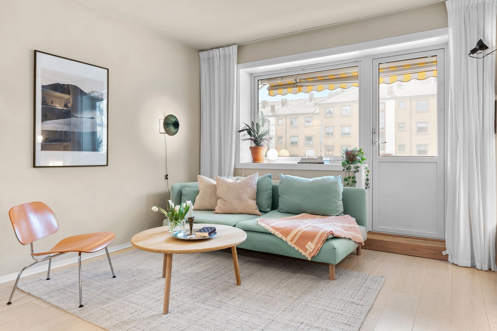 Stian Aaberg (tlf. 957 58 416) v/ DNB Eiendom har gleden av å presentere Solbergliveien 89E! Galleribilde