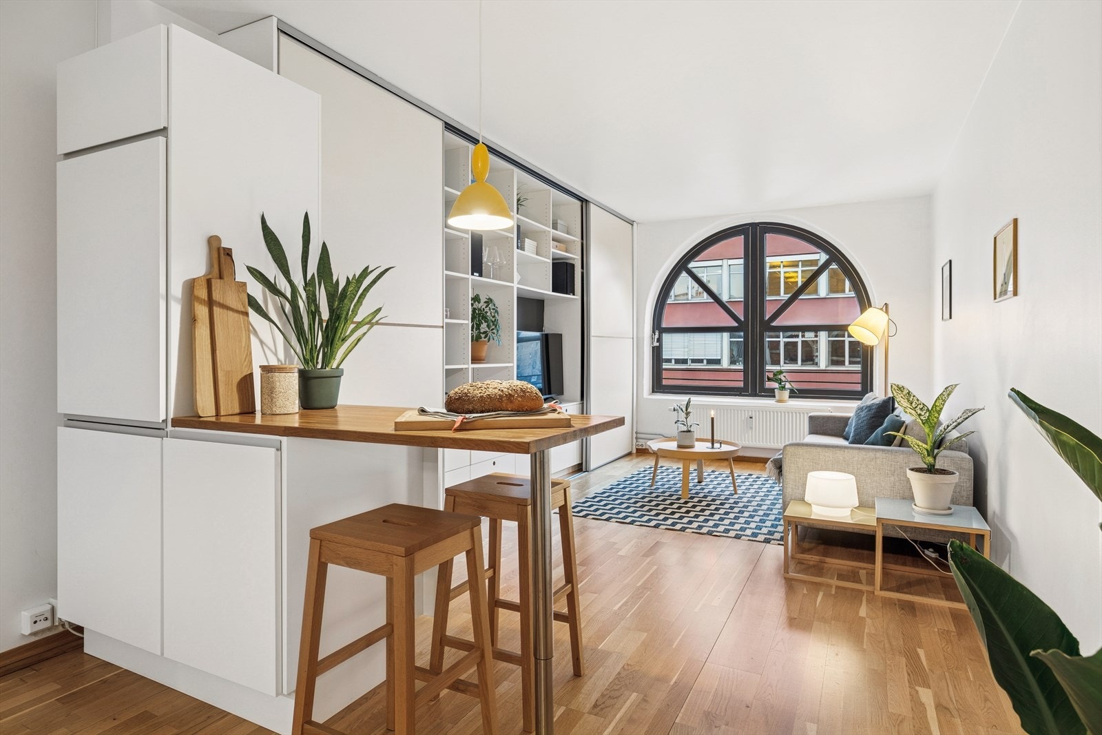 Velkommen til Christian Krohgs gate 30 - Lys og åpen andelsleilighet i 5. etasje på Grünerløkka. Galleribilde