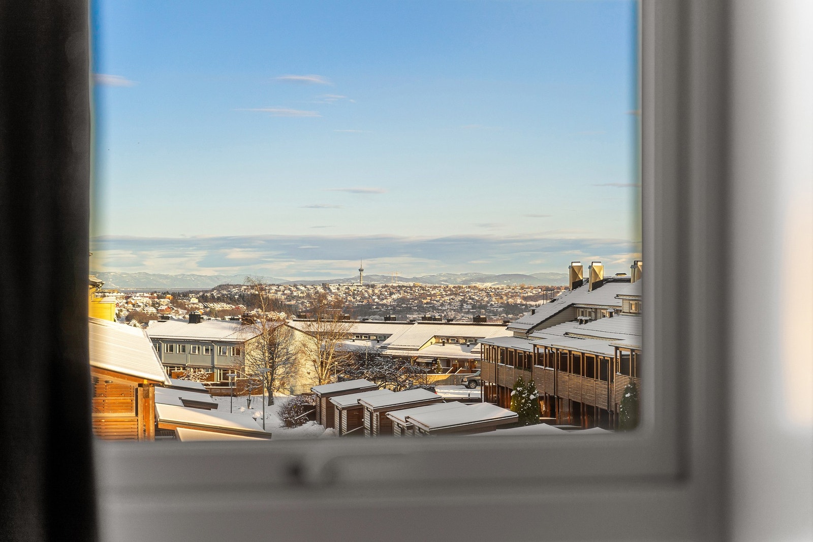 Fra soverommet er det flott utsikt over byen, hvor du får magiske soloppganger. Galleribilde