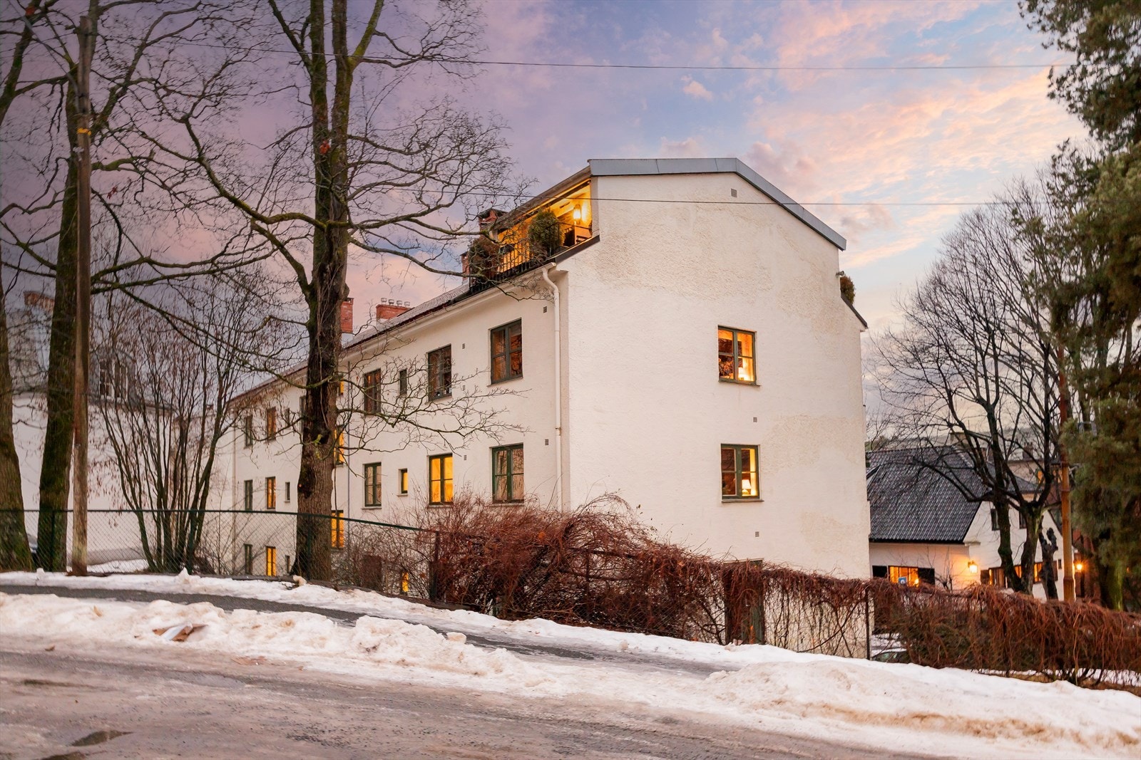 Fasade. Frogner er kjent for sine vakre bygårder, grønne områder og nære tilknytning til det pulserende bylivet Galleribilde