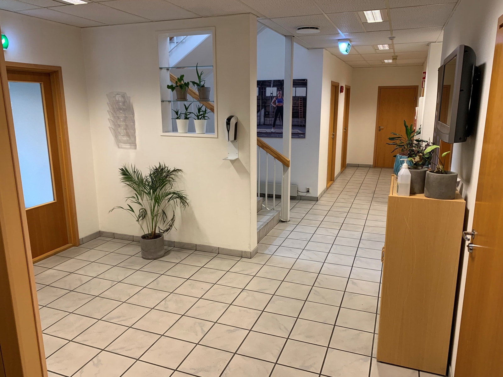 Inngangsparti kontordel Galleribilde