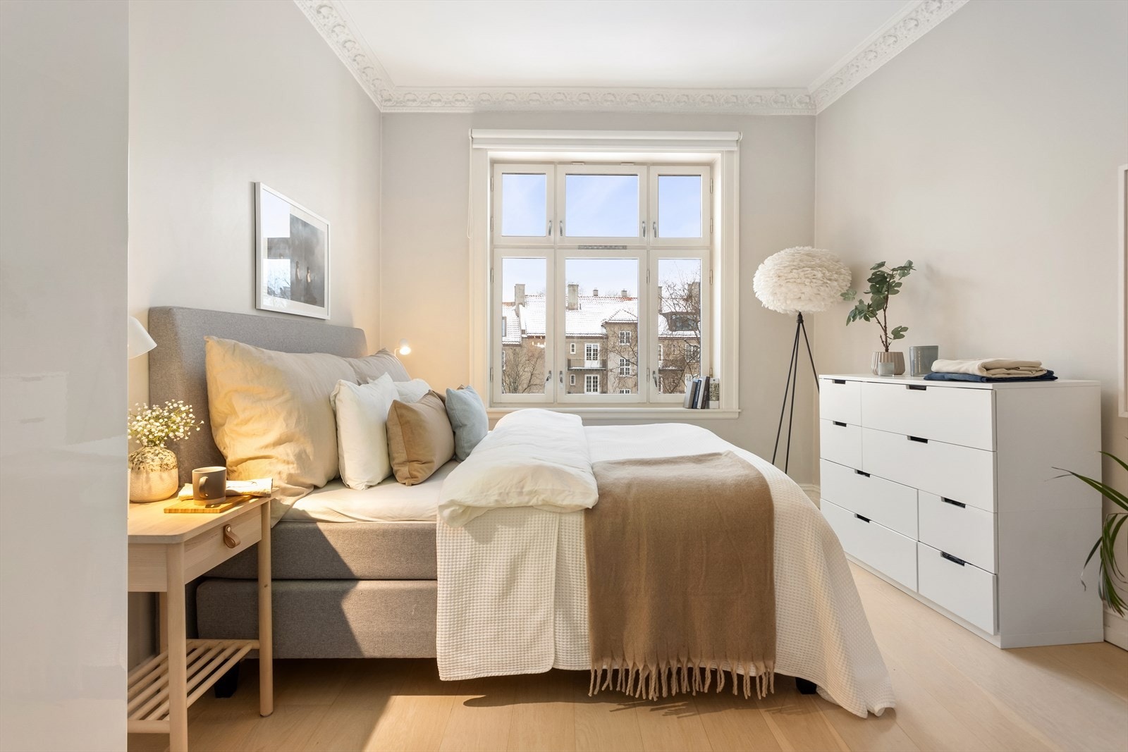Hovedsoverommet er av god størrelse - Her er det god plass til dobbeltseng og tilhørende! Galleribilde