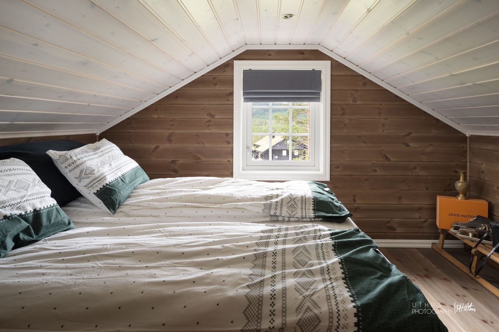 Romslig soverom. Galleribilde