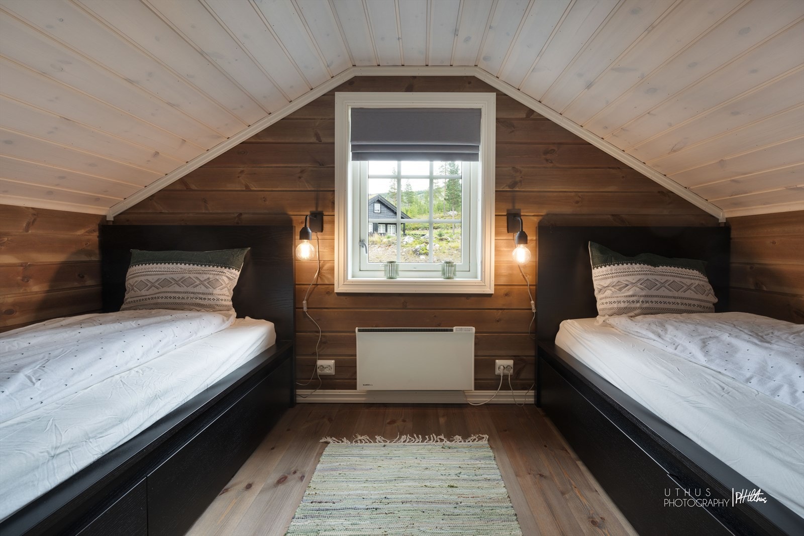 Romslig soverom. Galleribilde